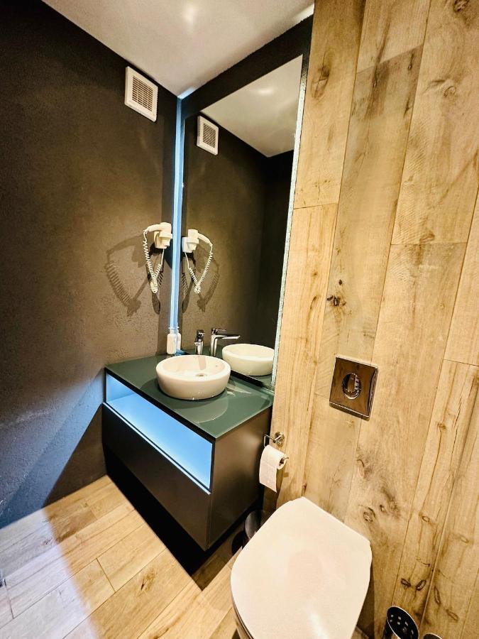 Kharisma Apartment-Free Parking-Ultracentral Cluj Napoca Bagian luar foto